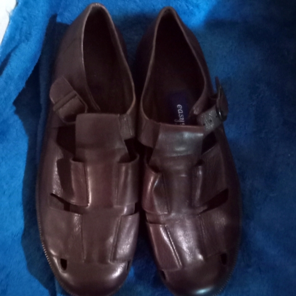 Easy Spirit size 9